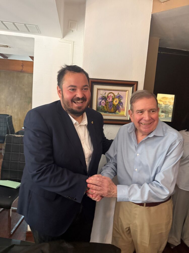 Edmundo González, presidente electo de Venezuela se entrevistó con José S. Tárrega Director General de Transparencia y participación ciudadana de la GVA